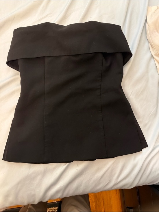 Aritzia Tops - Aritzia element top